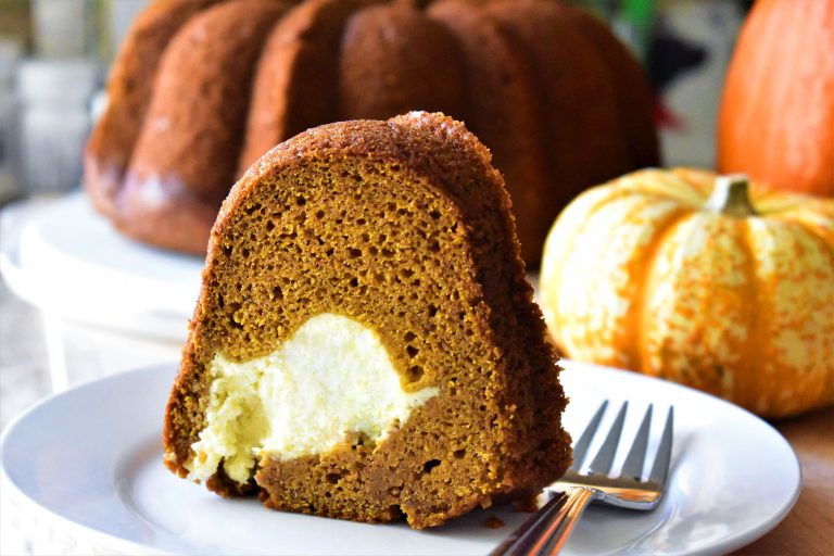Delicious Pumpkin Cream Cheese Bundt Cake Maria's Kitchen