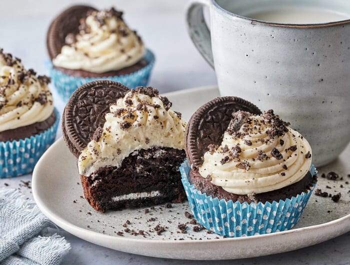 Vegan Vanilla Oreo Cupcakes - Easy & Delicious