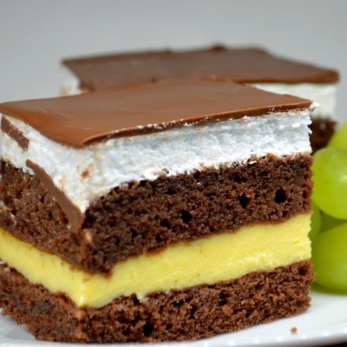 Delicious Creamy Chocolate Cake