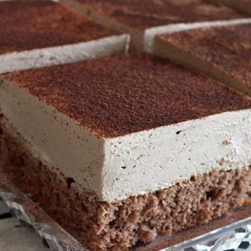 Easy and Delicious Chocolate Cream Cake
