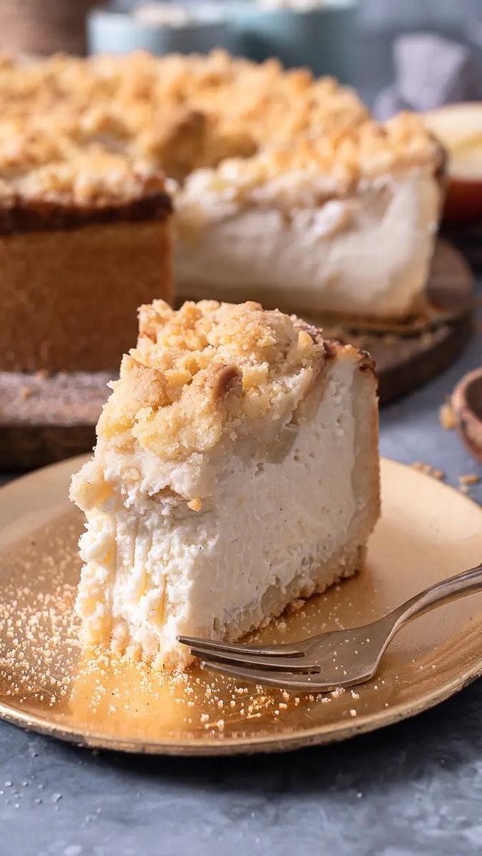 Apple Vanilla Cheesecake with Crumble Topping