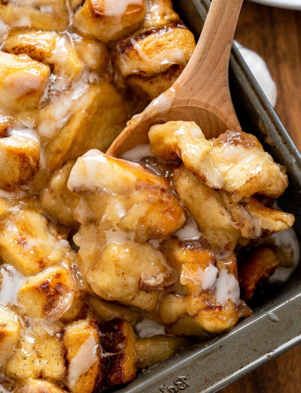 Easy 2 Ingredient Apple Cinnamon Roll Bake - Fall Desssert Ideas