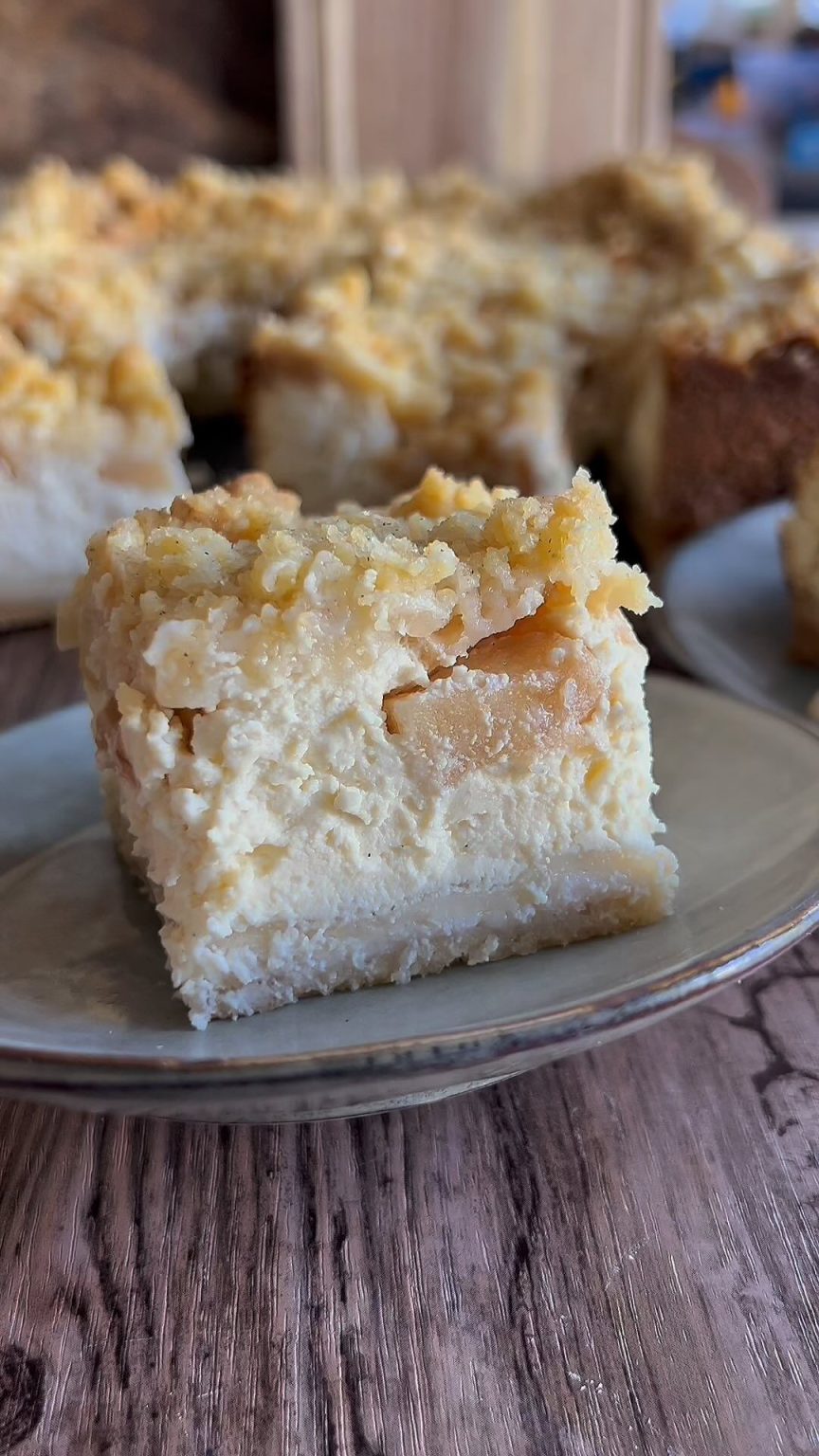 Apple Crumble Cheesecake Maria's Kitchen