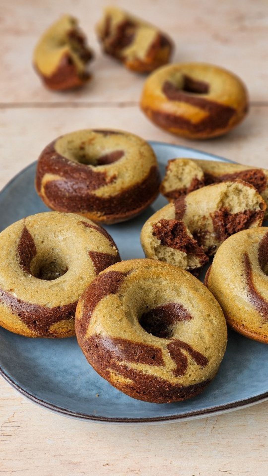 Pistachio-Chocolate Marble Donuts