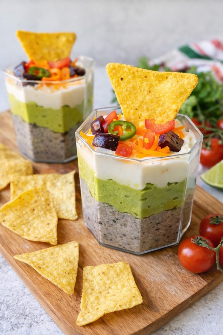 Mexican 7 Layer Dip Cups – Easy Cinco De Mayo Party Ideas & Mexican Party Food