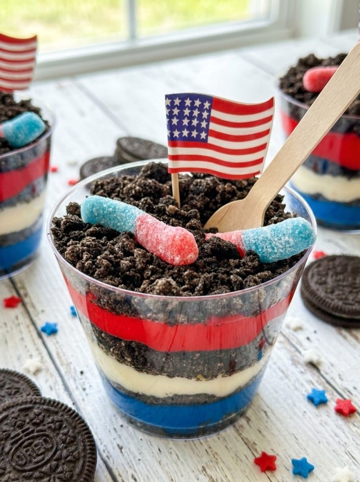 10-Minute Patriotic Dirt Cups - Easy 4th of July Desserts Party Ideas Kids Love